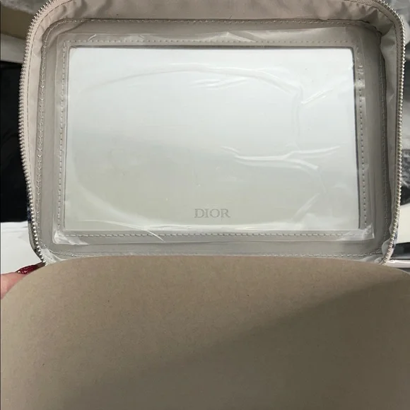 Christian Dior Beauty Around The World Mirrored Vanity Makeup Train Case NEW - Picture 7 of 11